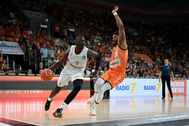 现更加沉稳 现更加沉稳