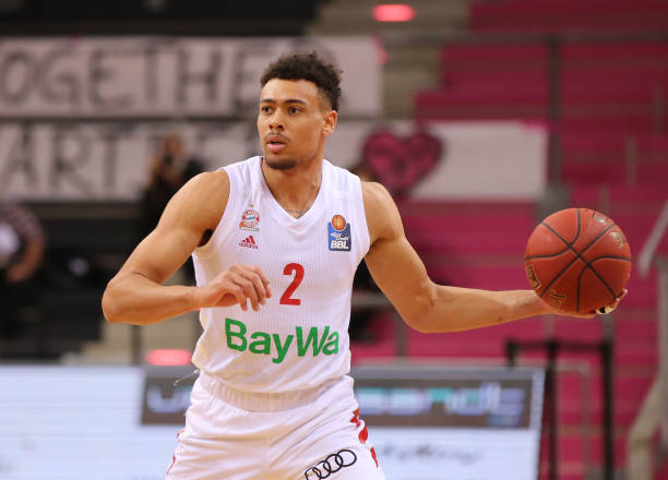 他的表现或 他的表现或